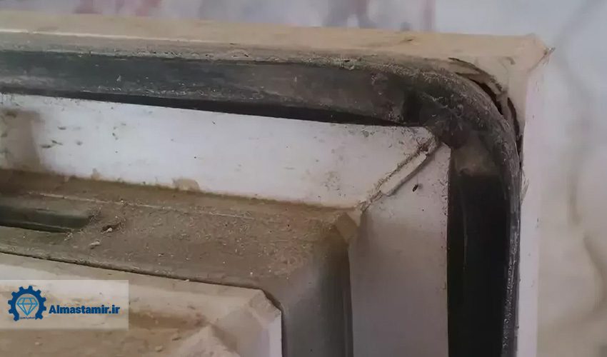 تغییر شکل لاستیک دور درب
