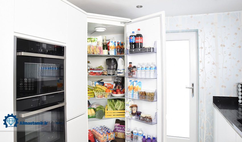 3. باز ماندن درب یخچال علت بوق زدن یخچال پارس