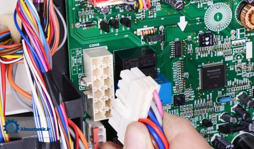 7. خرابی برد الکترونیکی یخچال