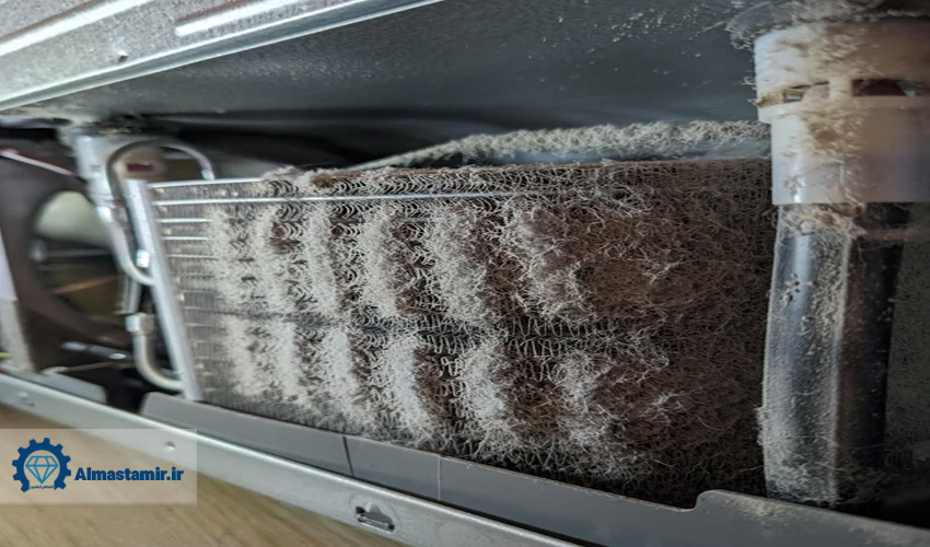 تمیز کردن کویلهای کندانسور یخچال به دلیل کارکرد مداوم موتور