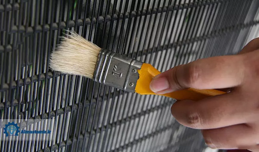 تمیز کردن کندانسور یخچال با برس